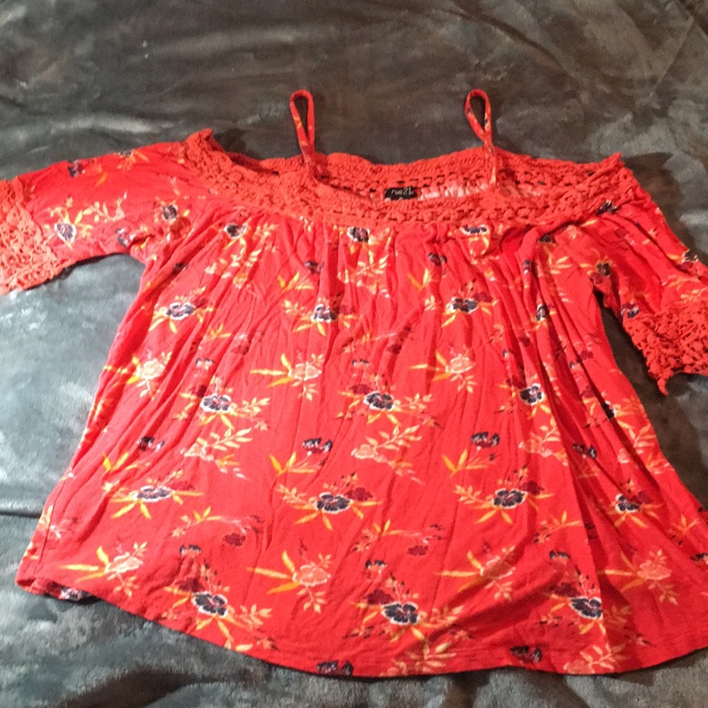Off the shoulder rue 21 top